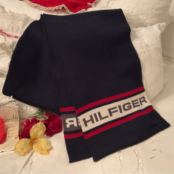 NEW WITHOUT TAGS TOMMY HILFIGER WINTER WOOL/ACRYLIC SCARF 9x62” - Picture 15 of 16